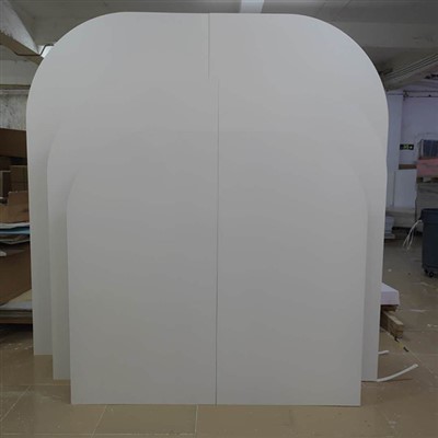 ขาตั้งฉากหลังผนังโค้ง